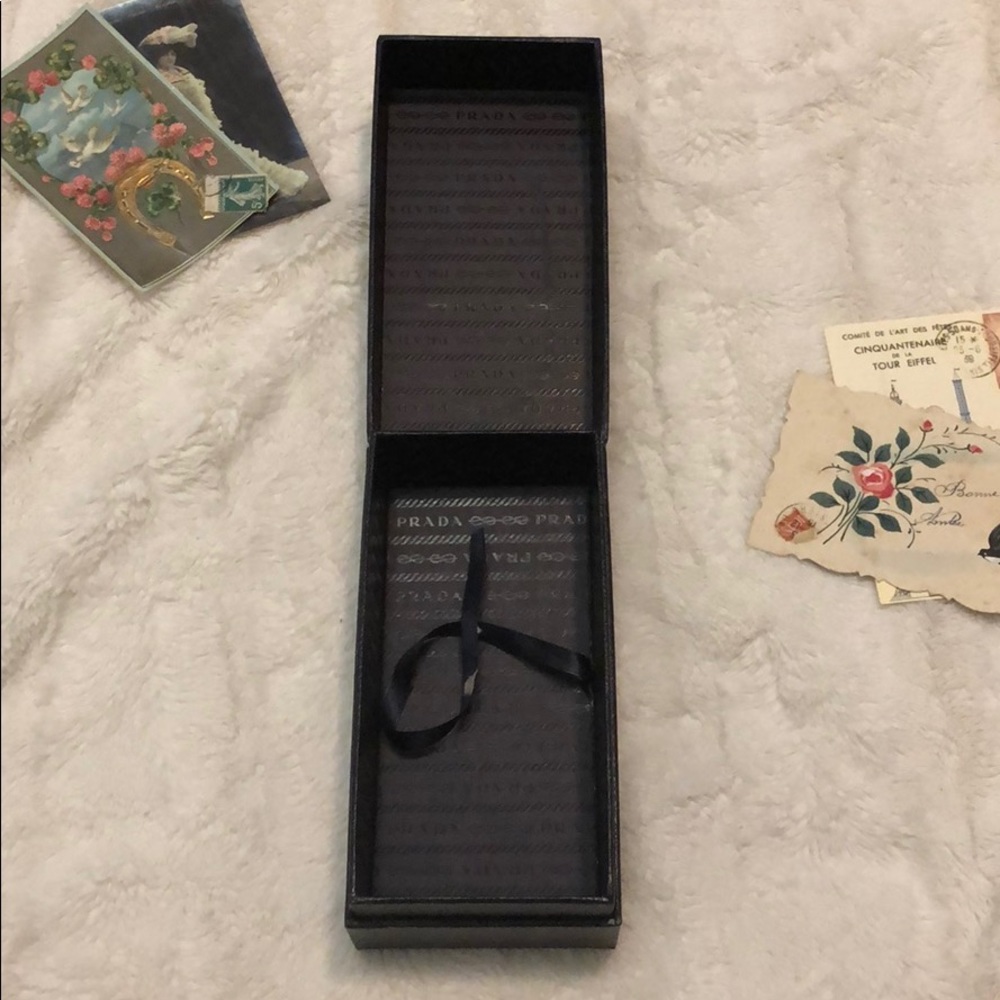 PRADA SUNGLASSES STORAGE BOX - Picture 4 of 7